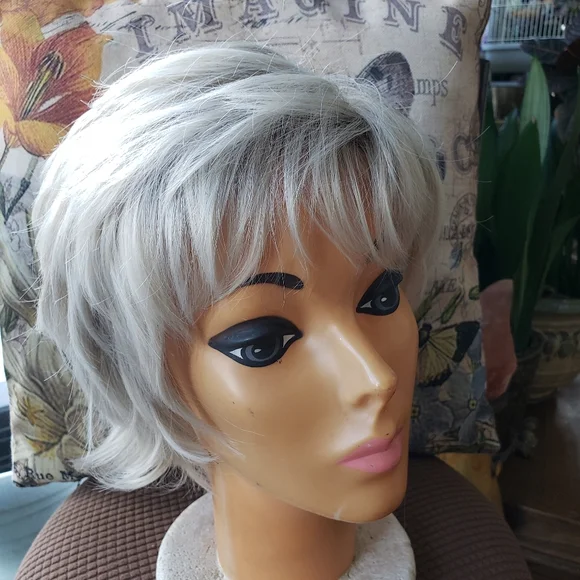 Wig, Pixie Style. - Picture 7 of 7